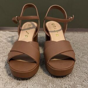 Unisa Women's Tan Platform Sandals